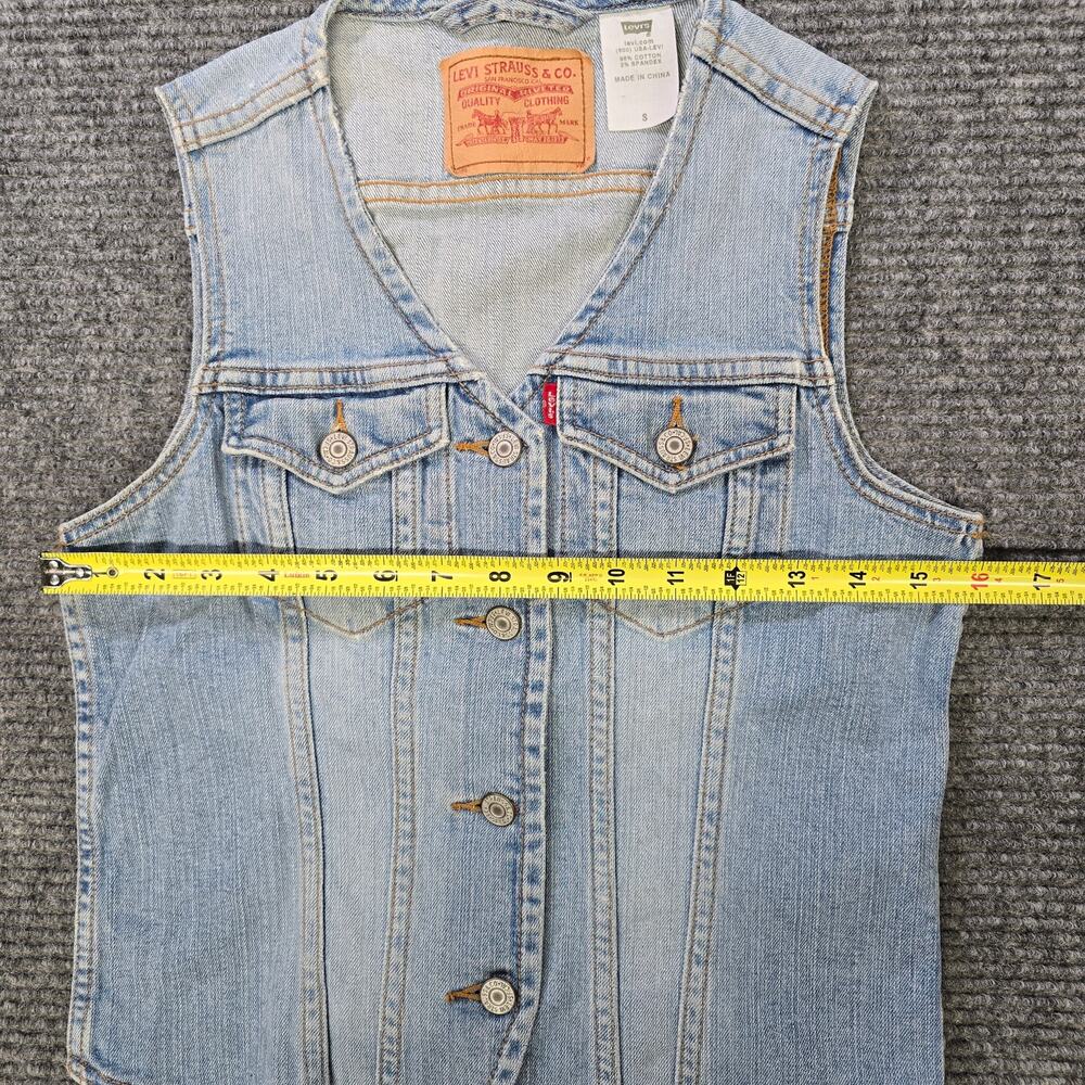 Levi’s Vest Womens Small Blue Denim Sleeveless Button Front Trucker - Picture 7 of 8